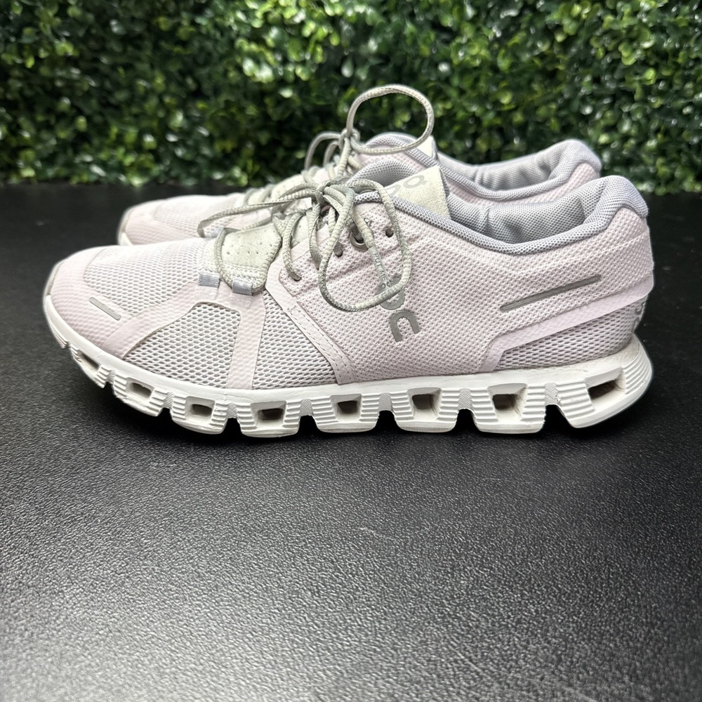 On Cloud 6 sneakers Women's Size 7.5 Light Pink Color Shoes